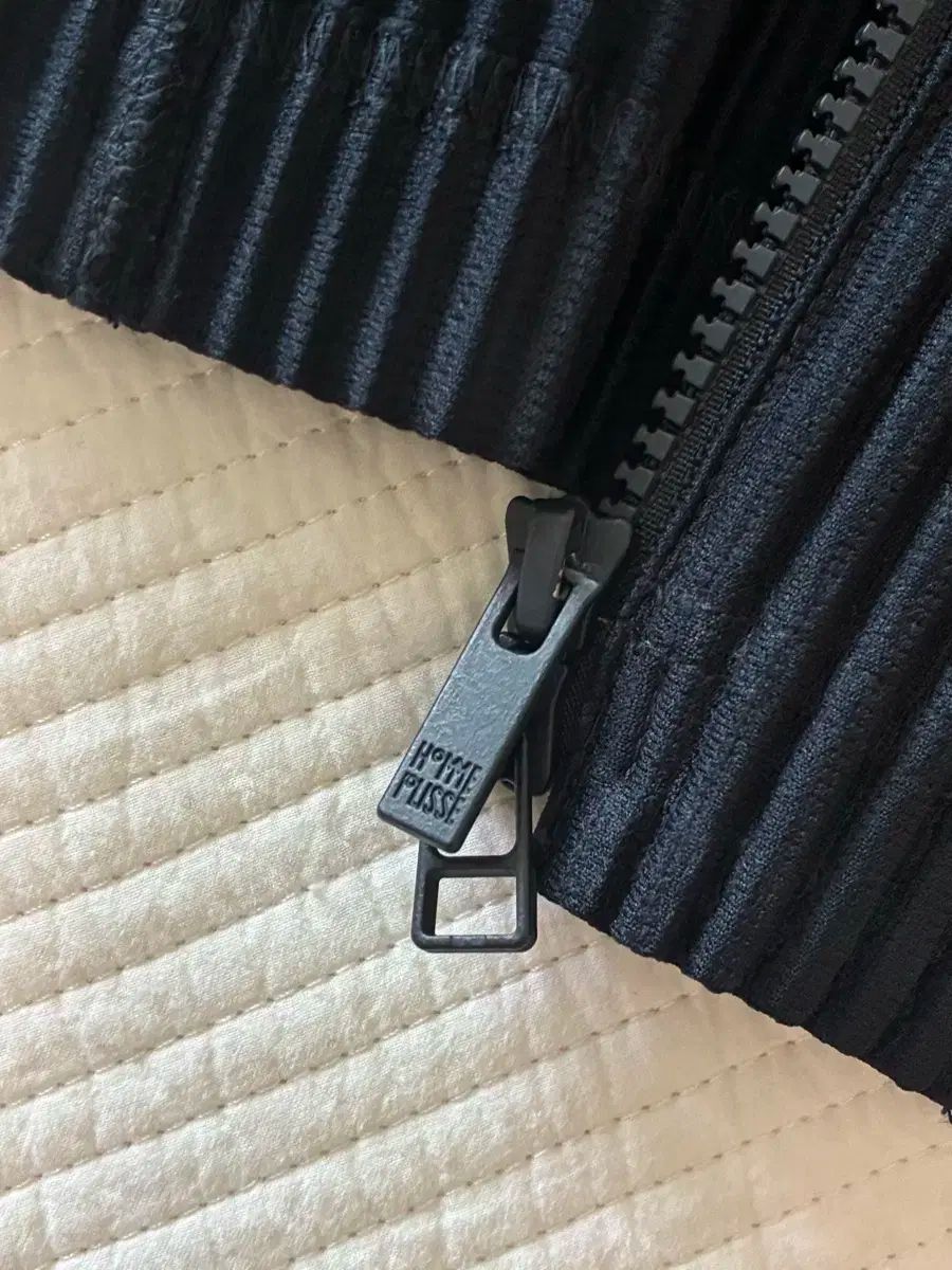 ジップアップジャケット