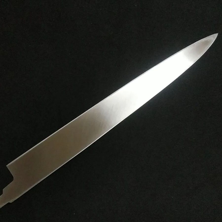 堺業務用刃物メーカー直売 九寸柳刃 超鋼スーパー本焼き セミステン 錆びにくい 片鏡面 伝統工芸士山塚忠義氏作 黒檀上下白水牛柄