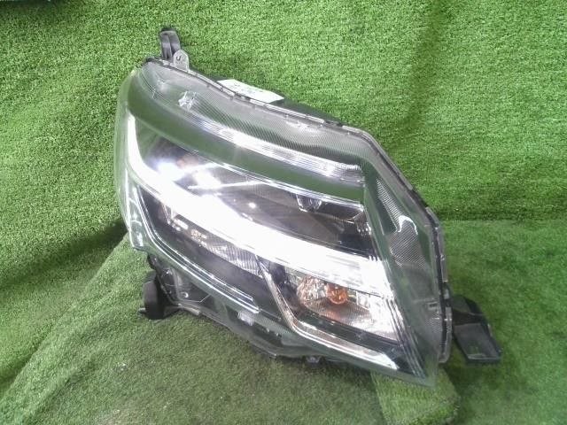 タンク DBA-M900A M910 S 右 ヘッドランプ ヘッドライト ASSY カスタムG-T 1KR-VET S28 81110-B1600