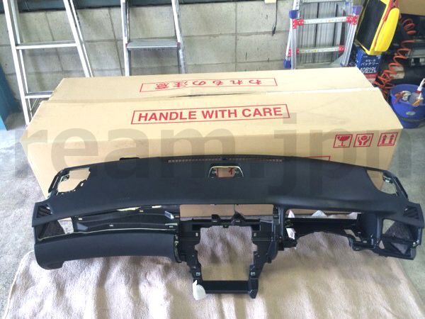 新品 トヨタ純正 18 180 クラウン アスリート ダッシュボード ゼロ