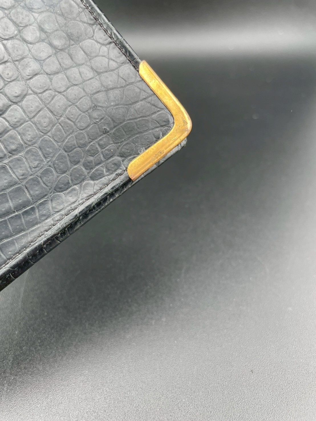 【中古品】CELINE セリーヌ　クロコダイル　レザー　二つ折り　長財布 楽天市場】CELINE セリーヌ 二つ折り財布 10C873CUX.38SI メンズ