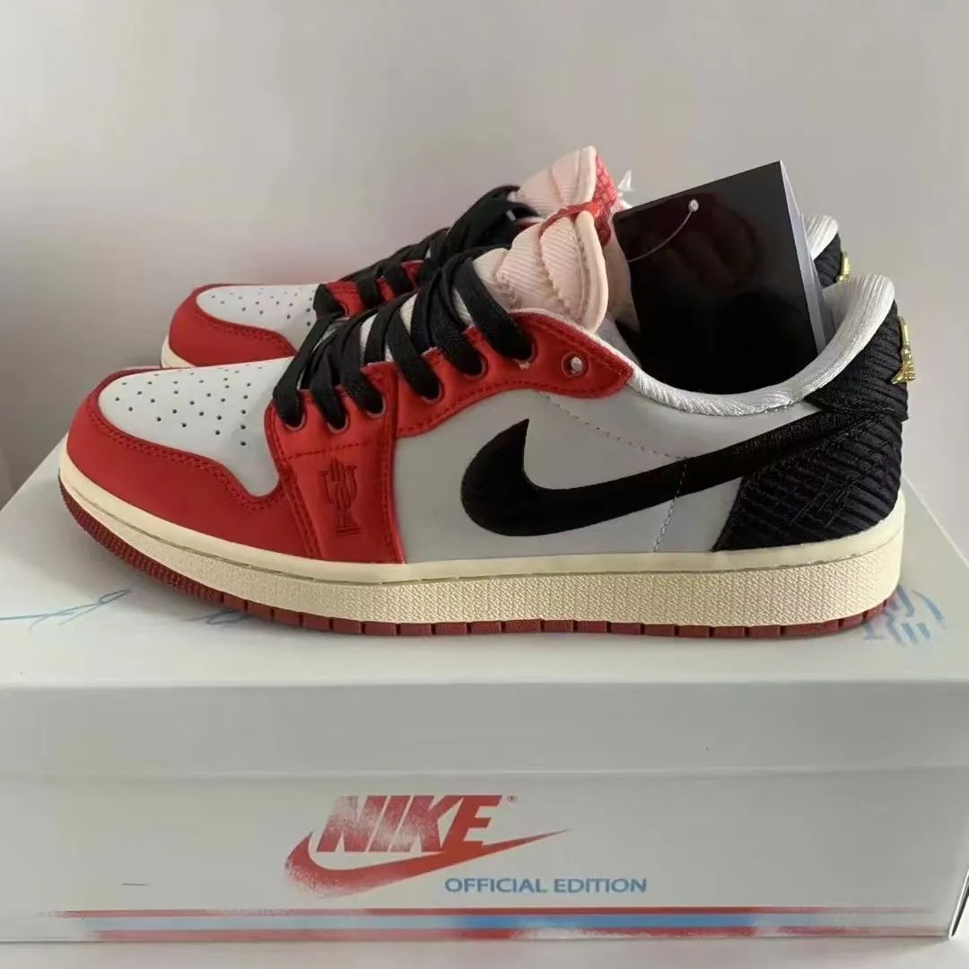 NIKE AIR JORDAN 1 ×Trophy Room - メルカリ