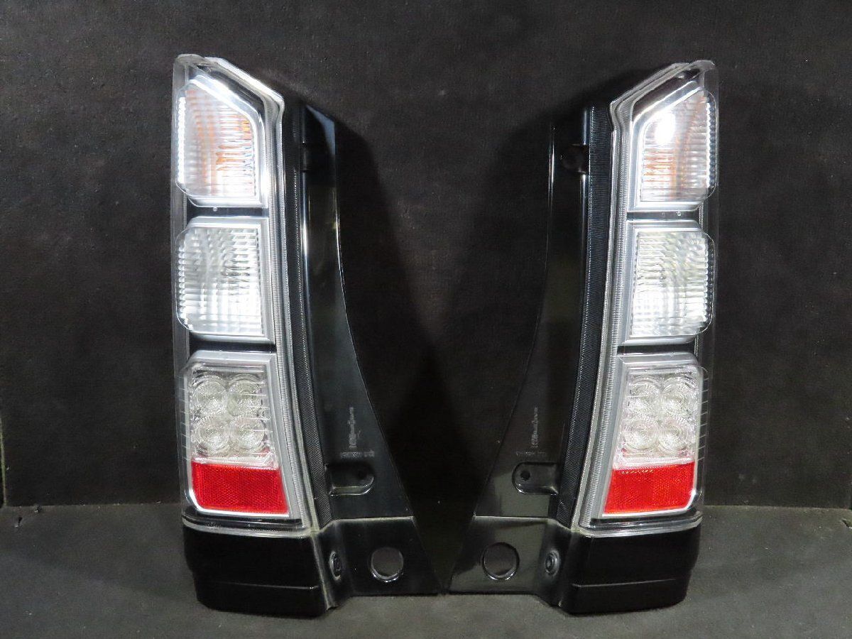 N-BOX カスタム　JF3 テールレンズ　テールランプ　右 ホンダ 純正 N-BOX 《 JF3 》 右テールランプ P42400-25016261 ホンダ