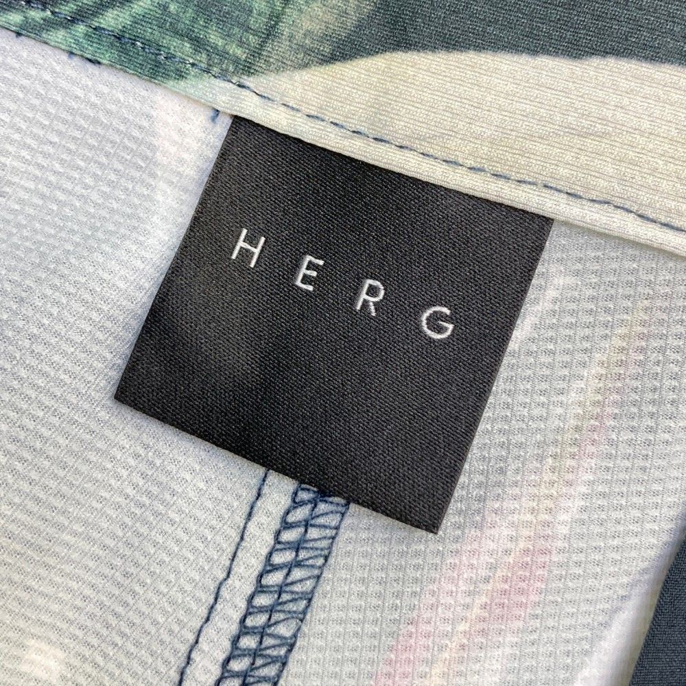 サイズ：S HERG1　エルグワン  ショートパンツ ボタニカル柄 グリーン系 [240101464647] ゴルフウェア レディース ストスト サイズ：S HERG1 エルグワン ショートパンツ ボタニカル柄