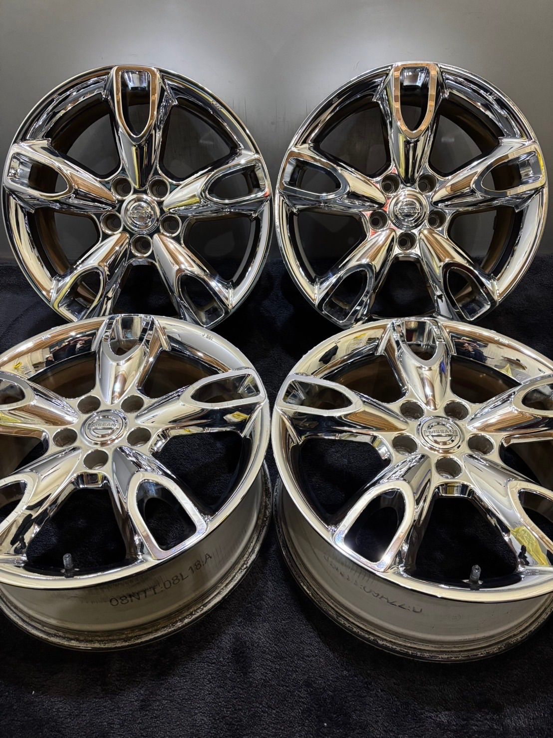 日産 ムラーノ純正AW 18×7.5J +40 5穴 PCD114.3 4本