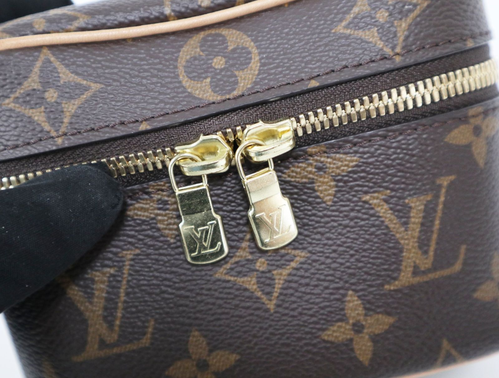 ルイヴィトン LOUIS VUITTON モノグラム ニース ナノ M44936