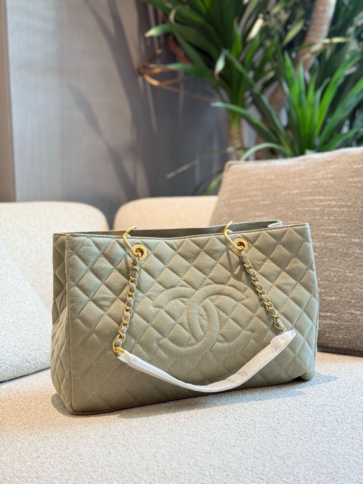 国内発送【上品で普段使いに便利】CHANEL ショッピングバッグ 国内発送【上品で普段使いに便利】CHANEL ショッピングバッグ