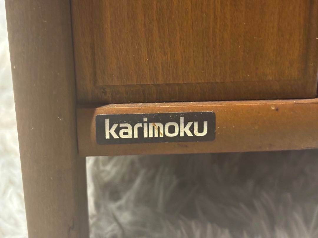 コーナーキャビネット