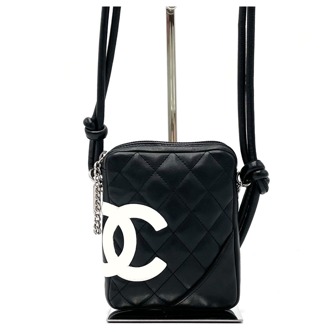 ✨良品✨ CHANEL シャネル ミニショルダーバッグ ポシェット カンボンライン ココマーク デカロゴ マトラッセ キルティング ロゴ型押し  シルバーチェーン シリアルシール ラムスキン レディース ブラック 黒色