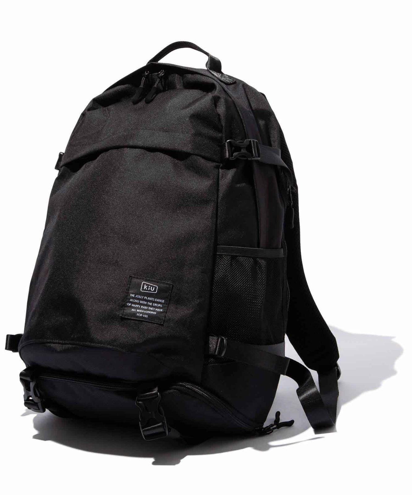 Color:ブラック KiU キウ 600D バッグパック BACKPACK はっ水 撥水 防水 大容量 リュック 22L シューズポケット 通勤 通学 アウトドア フェス かわいい おしゃれ メンズ レディース 男女兼用 無地 シ