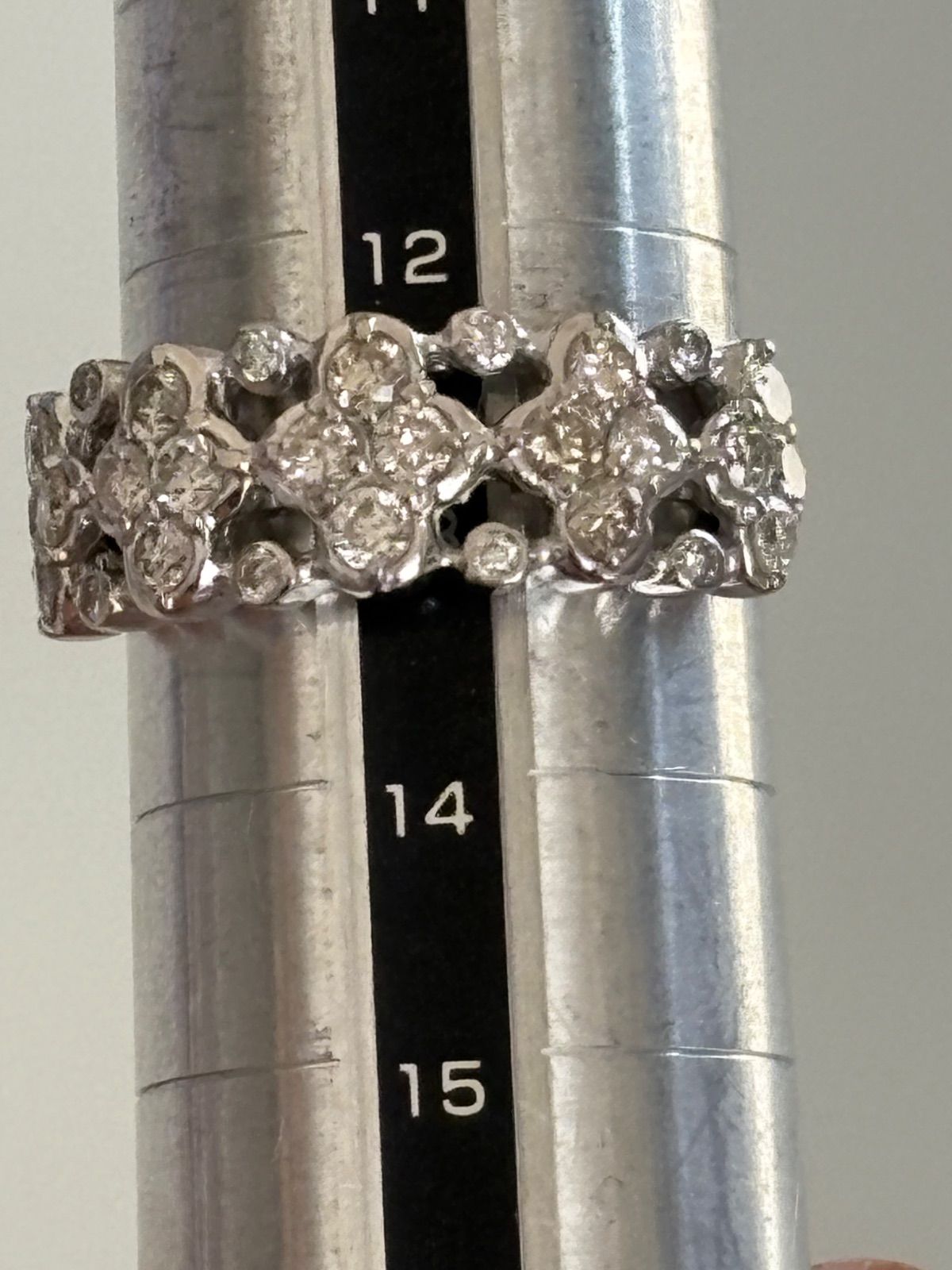 プラチナ✨フラワーモチーフライン✨ダイヤ1.00ct✨透明感キラキラ 