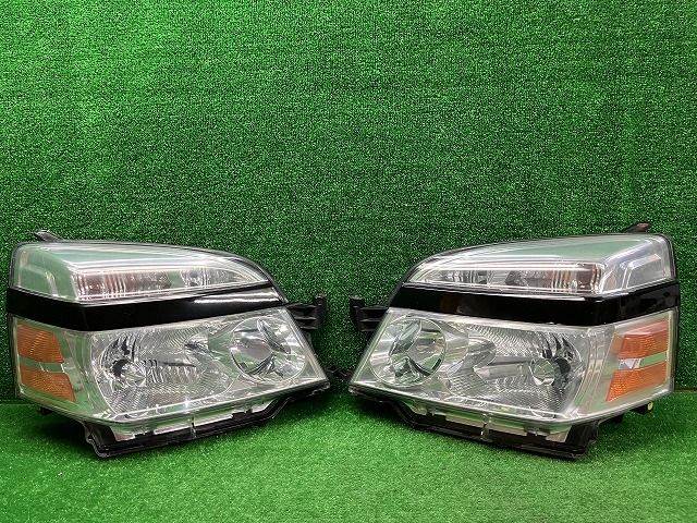 トヨタ AZR60/65 ヴォクシー 後期 ヘッドライト左右 HID 28-183 V1