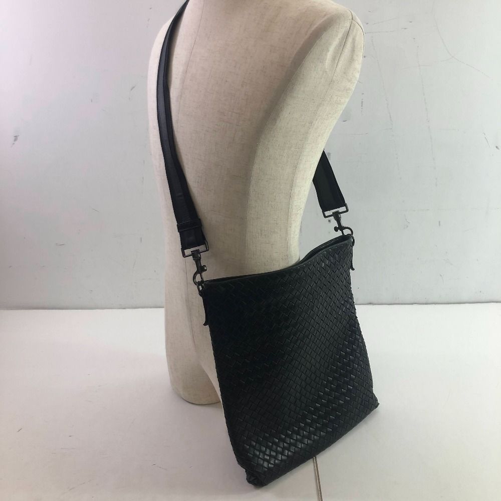 04w3769∞ BOTTEGA VENETA ボッテガ ヴェネタ イントレチャート ショルダーバッグ ブラック 八王子店