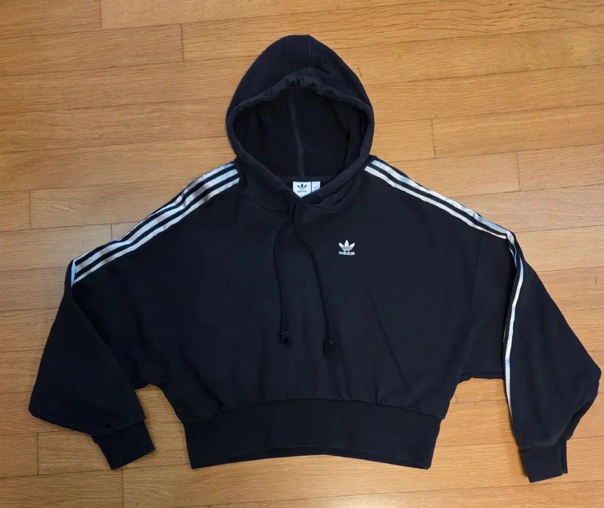 ナイキ クロップド フード Tシャツ 黒 S