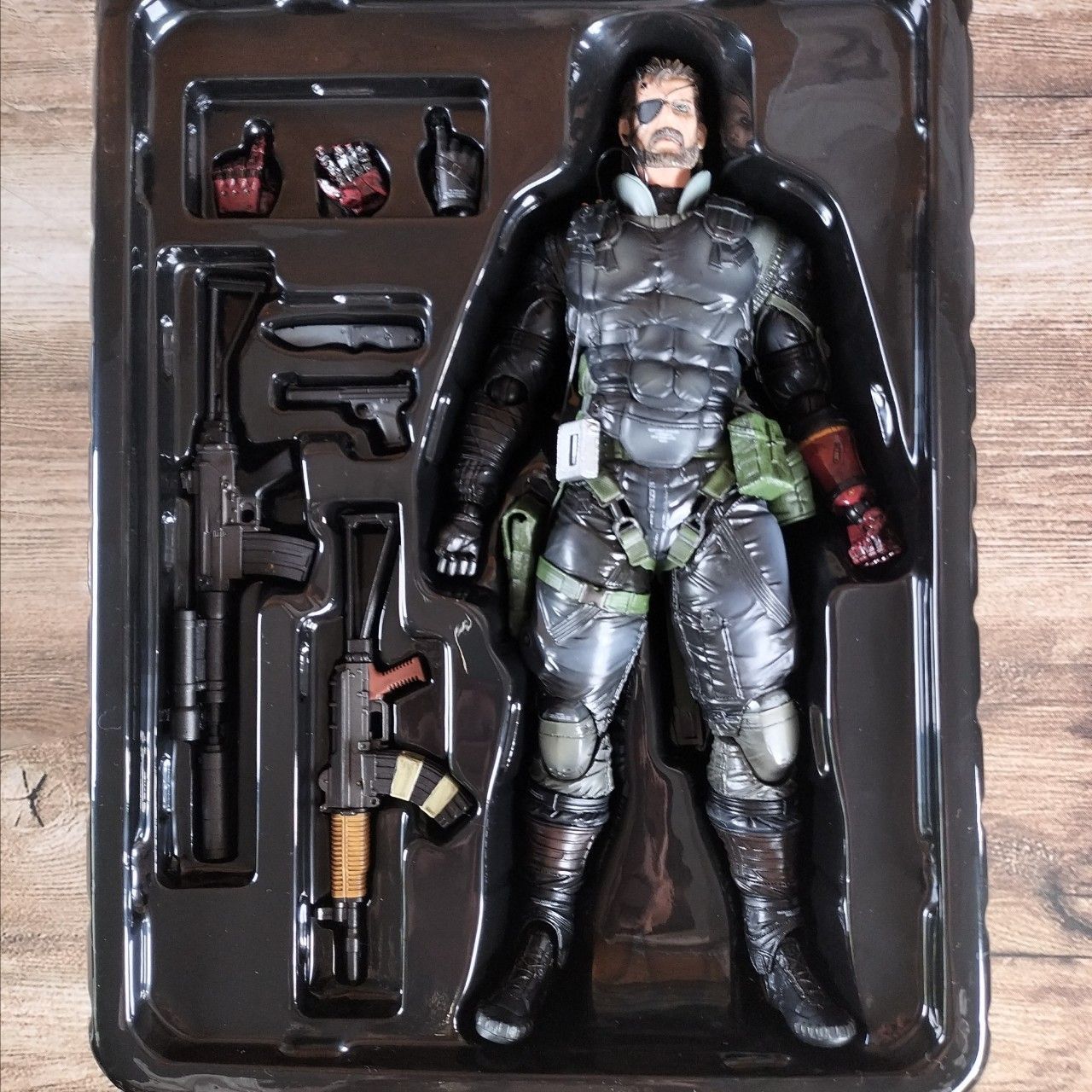 PLAY ARTS 改 METAL GEAR SOLID Ⅴ THE PHANTOM PAIN ヴェノム・スネーク スニーキングスーツ Ver.  プレイアーツ改 メタルギアソリッドⅤ ザ・ファントム・ペイン スネーク フィギュア (kk 864079 ccc) - メルカリ