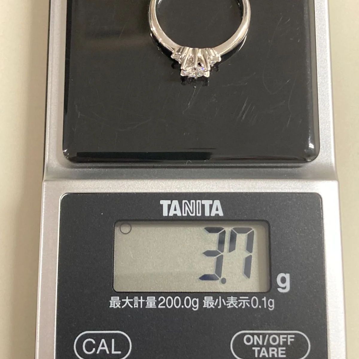 プラチナ900、平打リング、職人さんの手彫り・手作り品、専門店より出品です。 プラチナ900、平打リング、職人さんの手彫り・手作り品、専門店より