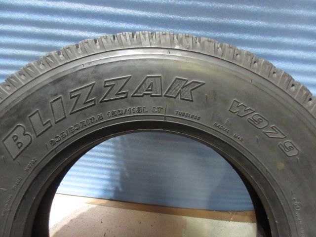 ☆2022年式 205/80R17.5 120/118L ブリヂストン BLIZZAK W979 9.5ｍｍ 2本セット 205/80/17.5 -  メルカリ