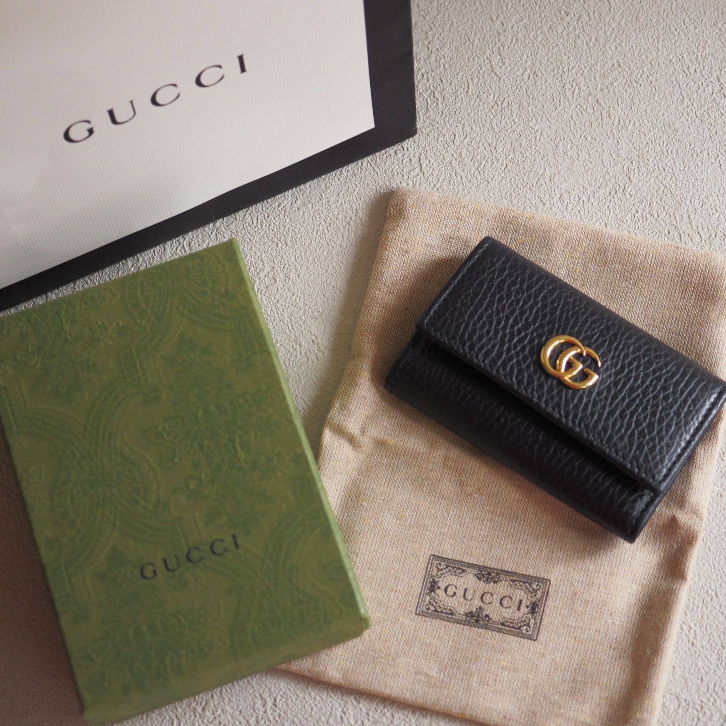 希少】GUCCI 6連キーケース GGマーモント ゴールド金具 ブラック 革