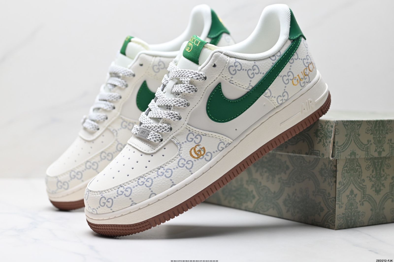 ハゲ丸　af1リメイク済み NIKE AIR FORCE 1'07 LV8. The original last and cardboard are
