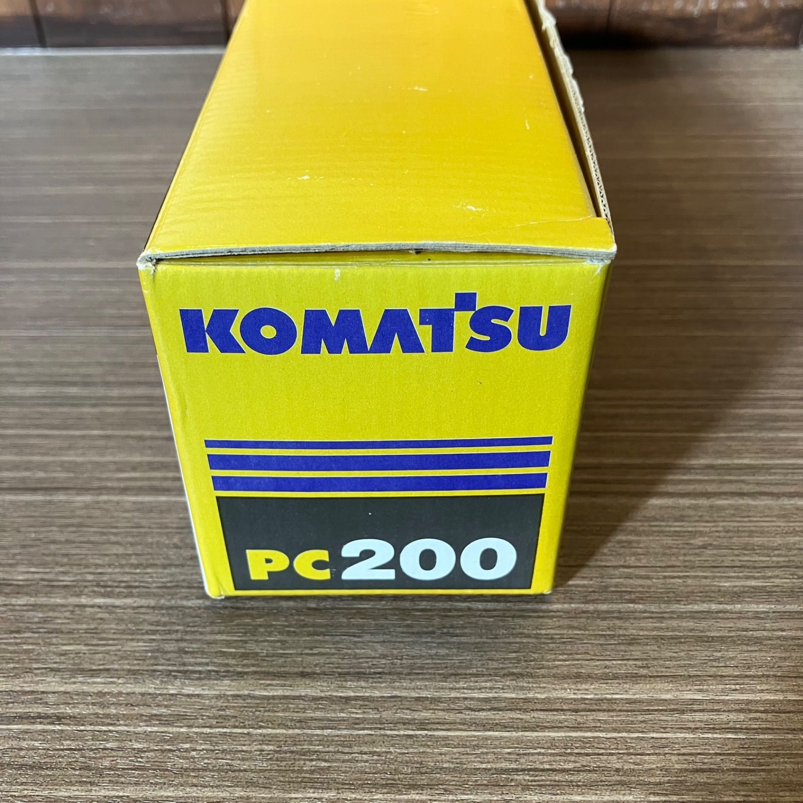 送料無料】KOMATSU／コマツ PC200 パワーショベル ミニチュア 1/43