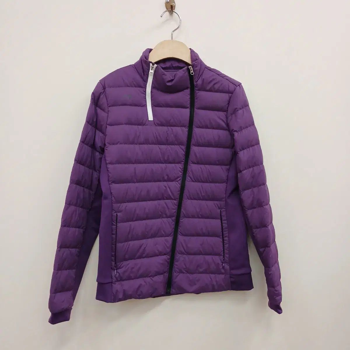 スリム55サイズ マスターバニーエディション 超軽量ダウン