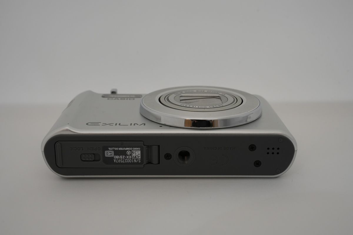 中古】 【難あり品】 カシオ EXILIM EX-ZS180SR シルバー - メルカリ