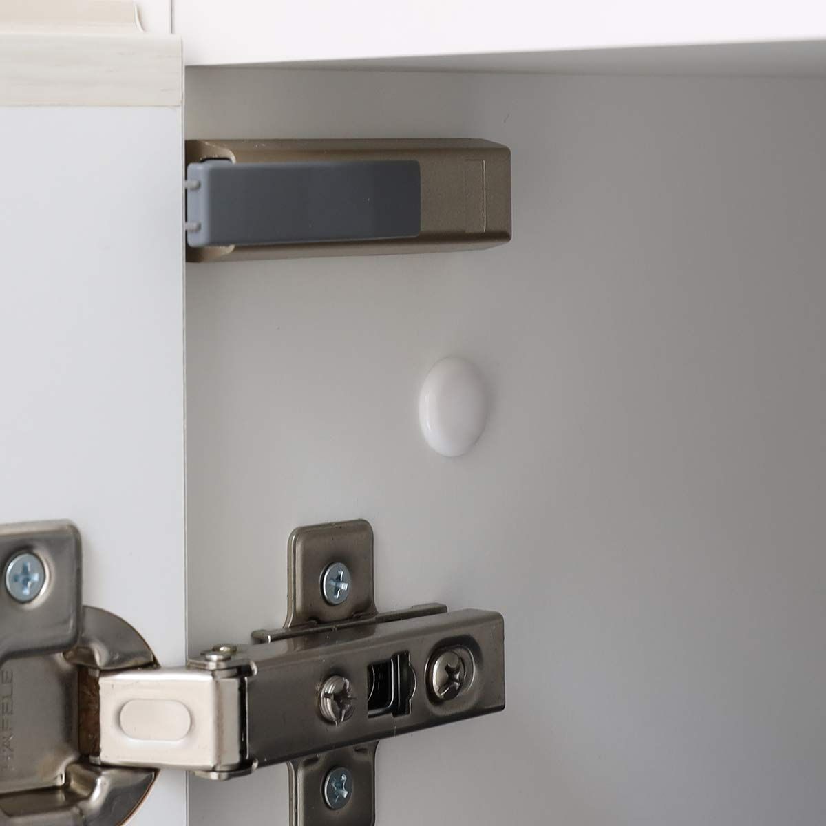 専用の 数量 耐震ラッチ装備 豊富なバリエーションで組み合わせ自由自在 配線穴あり 本棚 壁面ぴったり設置 扉付きキャビネット 隙間収納 壁面収納 幅60×奥行41.6×高さ180cm 日本製 ホワイト木目調 白井産業 ポルターレ リビング 送料無料!