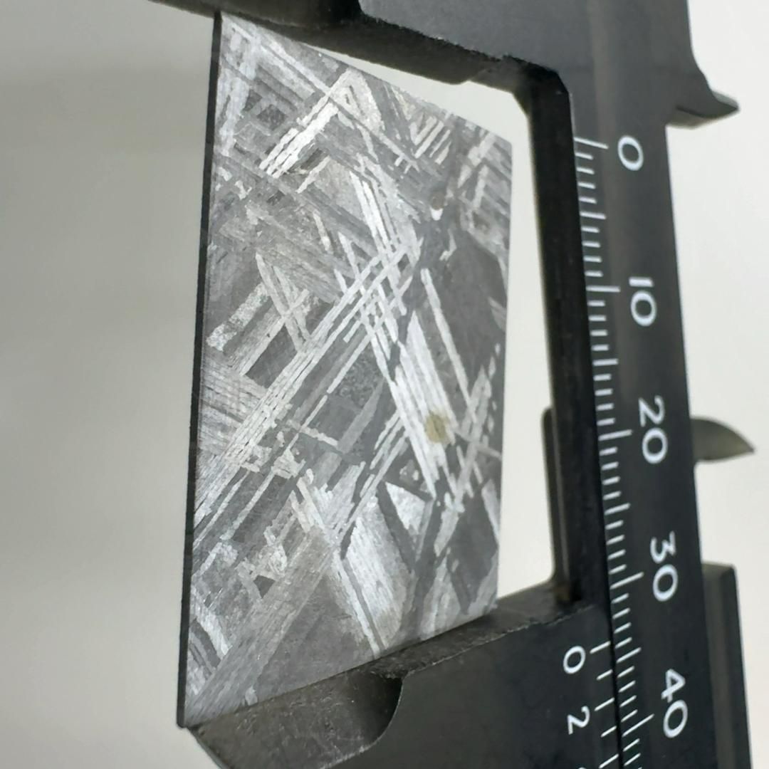 巨大 ギベオン 415g！アイアン メテオライト 鉄隕石 隕鉄 原石 時計の