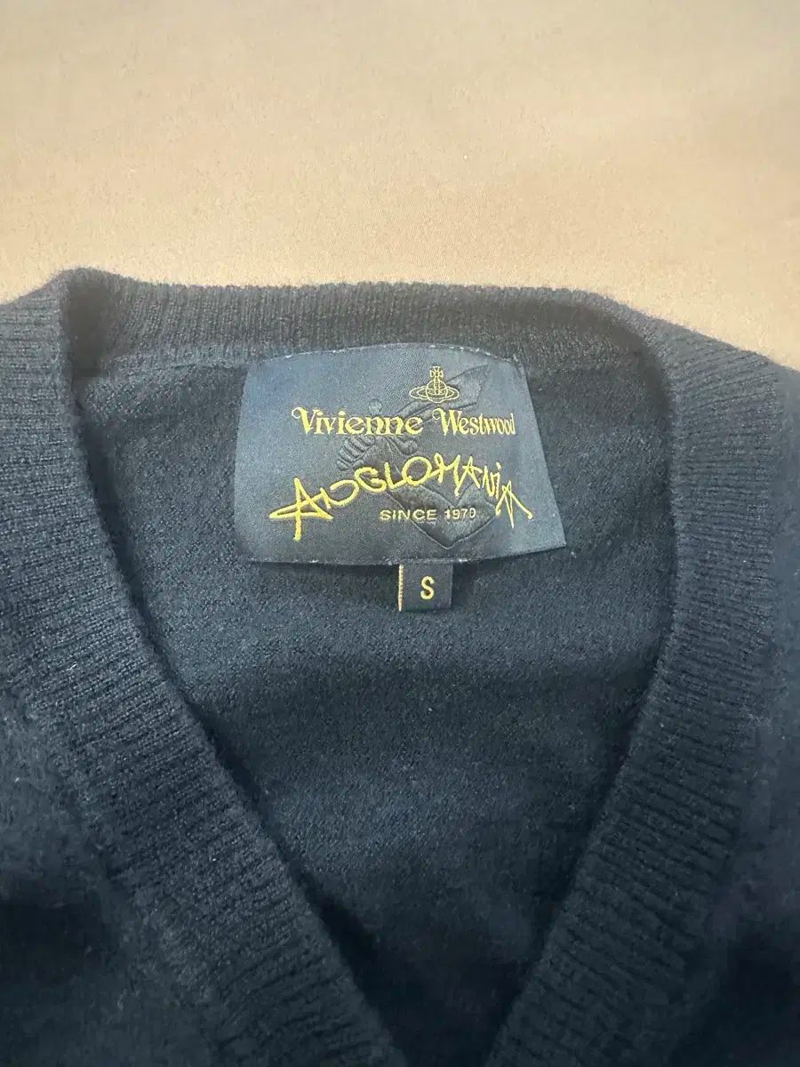 ロゴ クロップドカーディガン