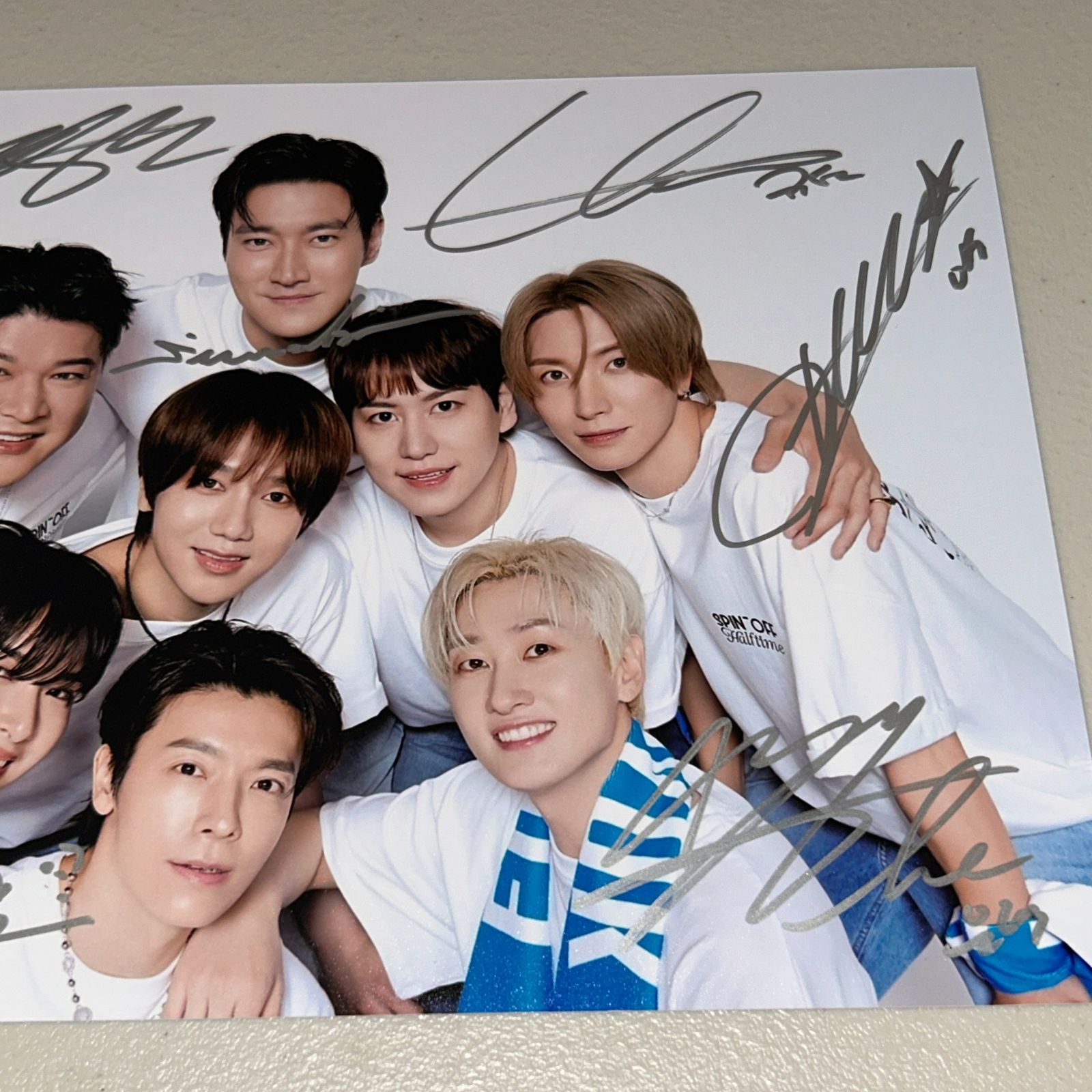 SUPER JUNIOR 直筆サイン スチール写真(A4サイズ) - メルカリ