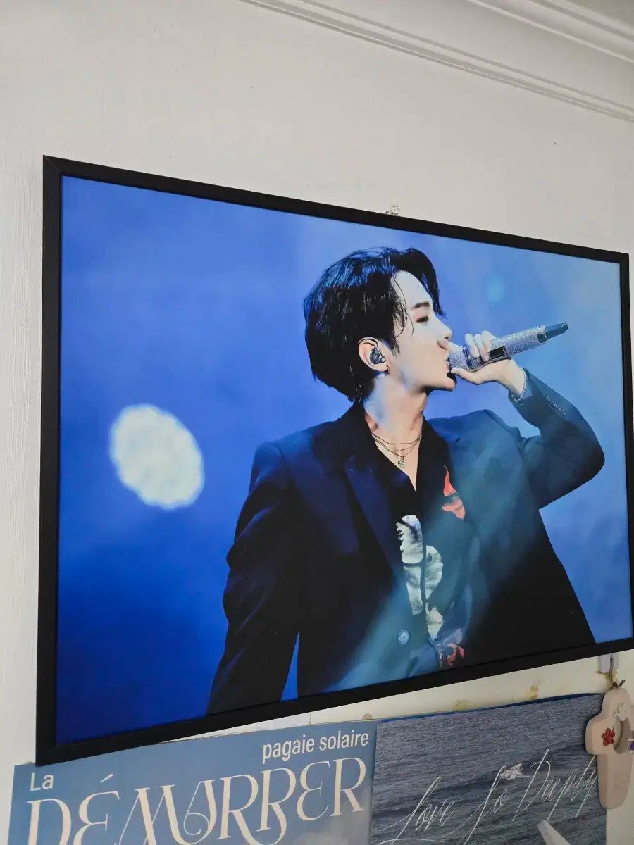 テヒョン 額縁 BTS テテ V テヒョン 額縁 A3 マスター マスタニム 展示