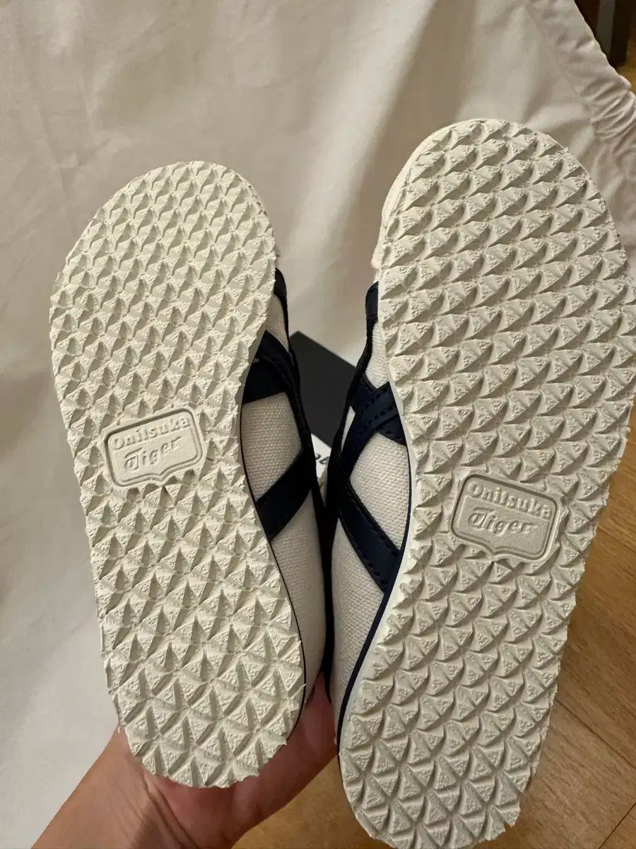 Onitsuka Tiger オニツカタイガー メキシコ 66 スリッポン 170