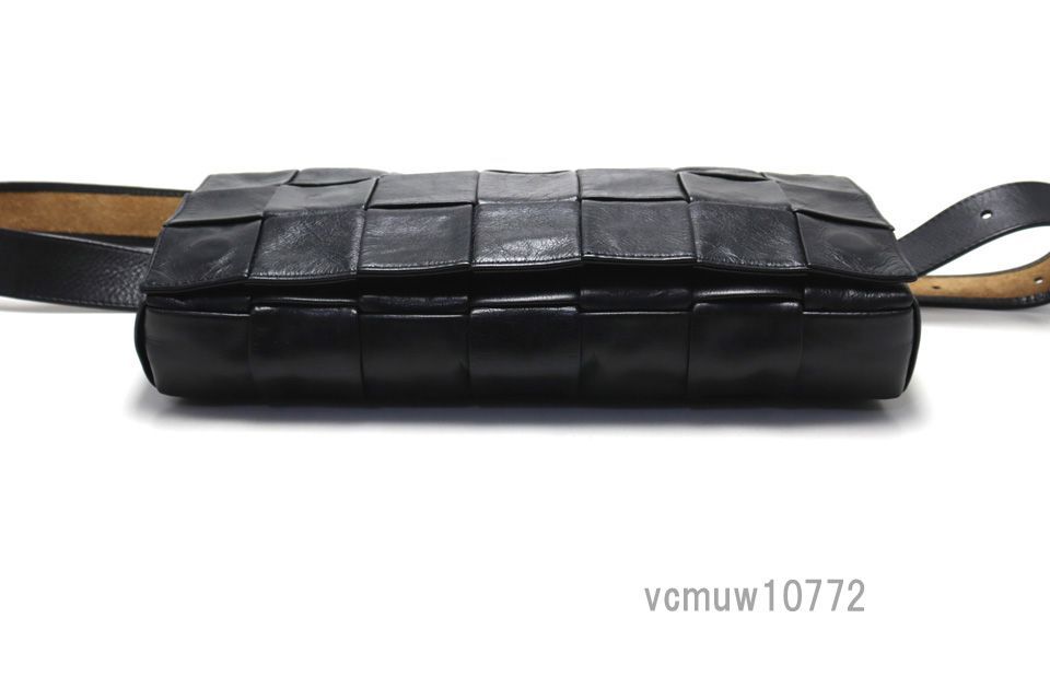 新タグ希少美中古□BOTTEGA VENETA カセット レザー ボディ