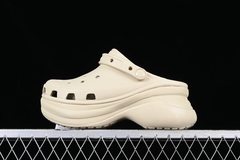 新品✨ CROCS クロックス クラシック クロッグ 厚底 サンダル sport スポーツ レディ一ス メンズ men women 21 22 23 24 25 26 27 28 29cm