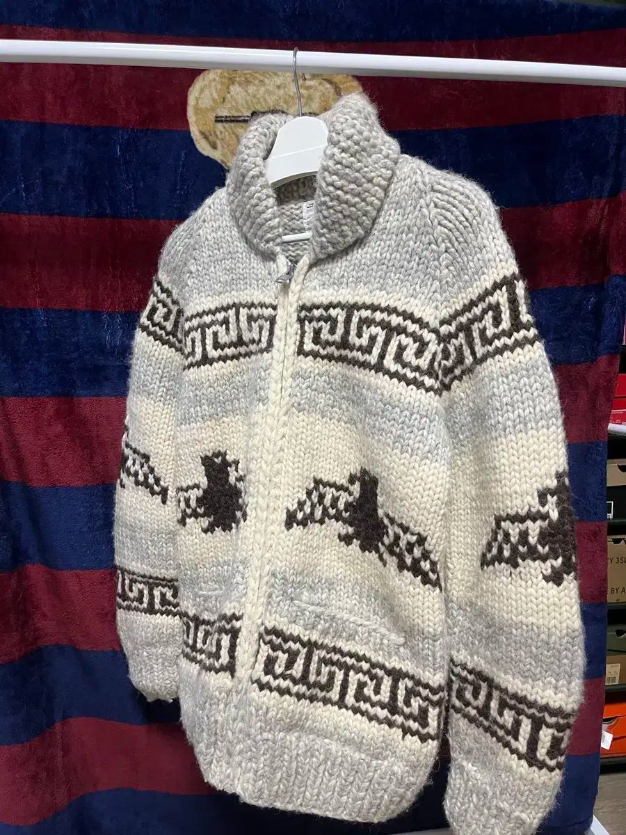 【雷市場（ポンジャン）商品韓国直送】 カウチン (カナダのセーター) canadian sweater