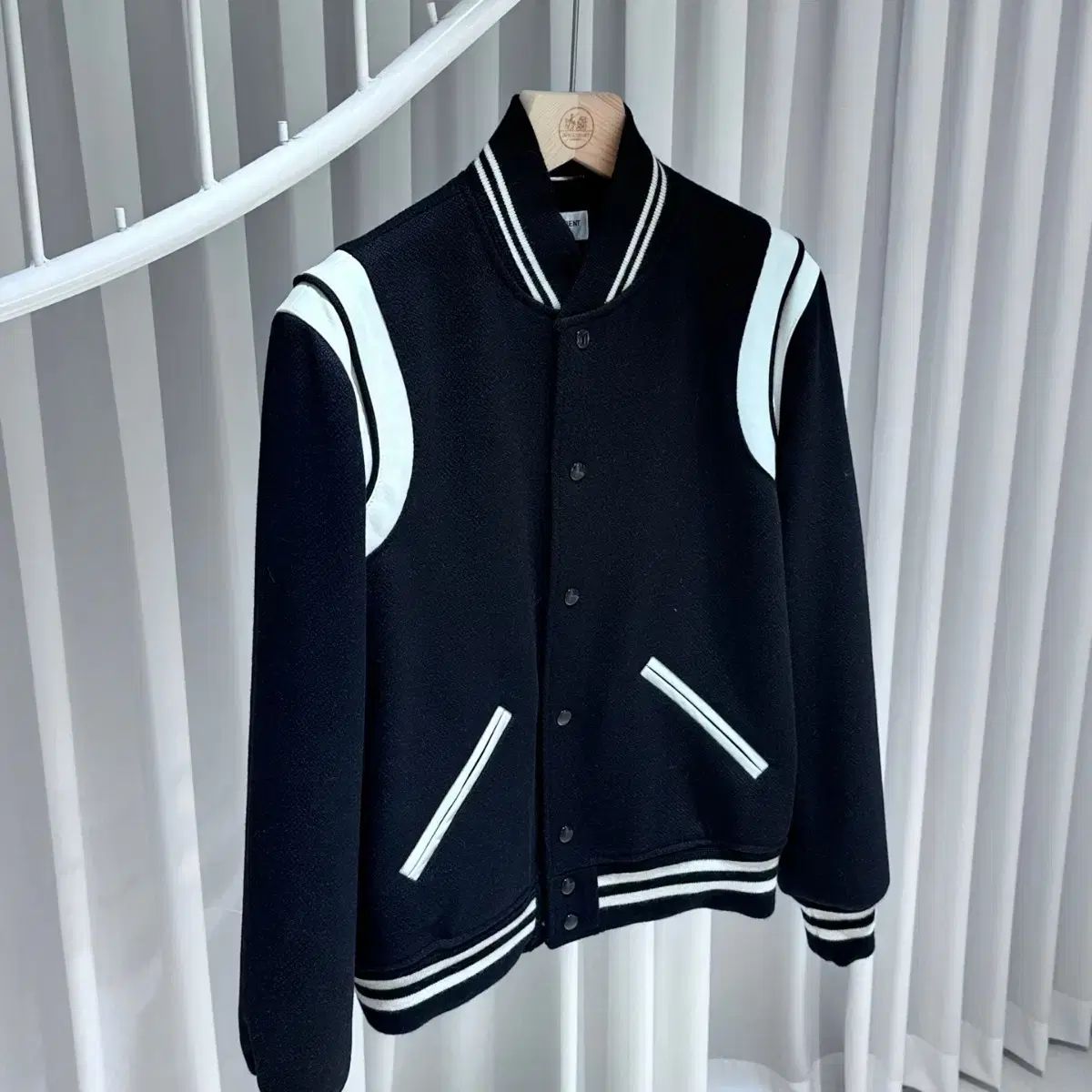 50 ／ Saint Laurent(サン・ローラン) 黒 テディ バーシティ