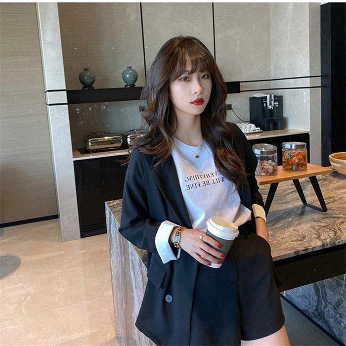 春夏の万能トップス✴︎シンプルでお洒落！デートや女子会、夜の仕事にも大活躍！ Tシャツ レディース 未使用 春 夏 トップス 涼しい 半袖 文字 t