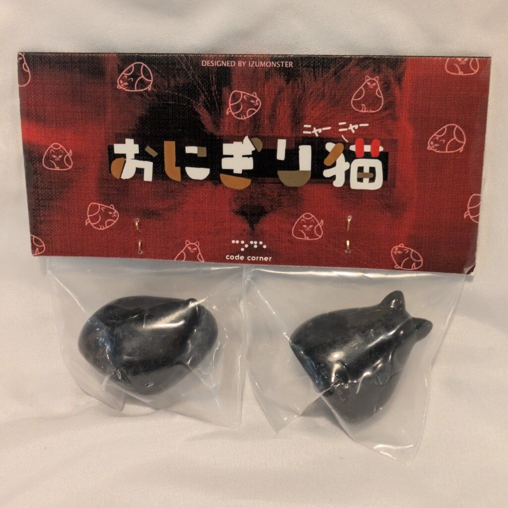 izumonster CodeCorner おにぎり猫 izumonster CodeCorner おにぎり猫 2種セット 黒成型 - メルカリ