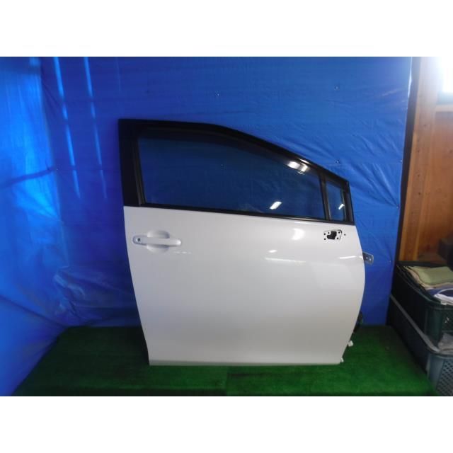 シエンタ DBA-NCP175G 右フロントドア