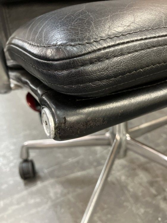 品 ハーマンミラー イームズソフトパッドグループチェア フレーム 肘 脚くすみ キズ有 スレ部色補修有 MARWIL-DEMENAGEMENTS_CH