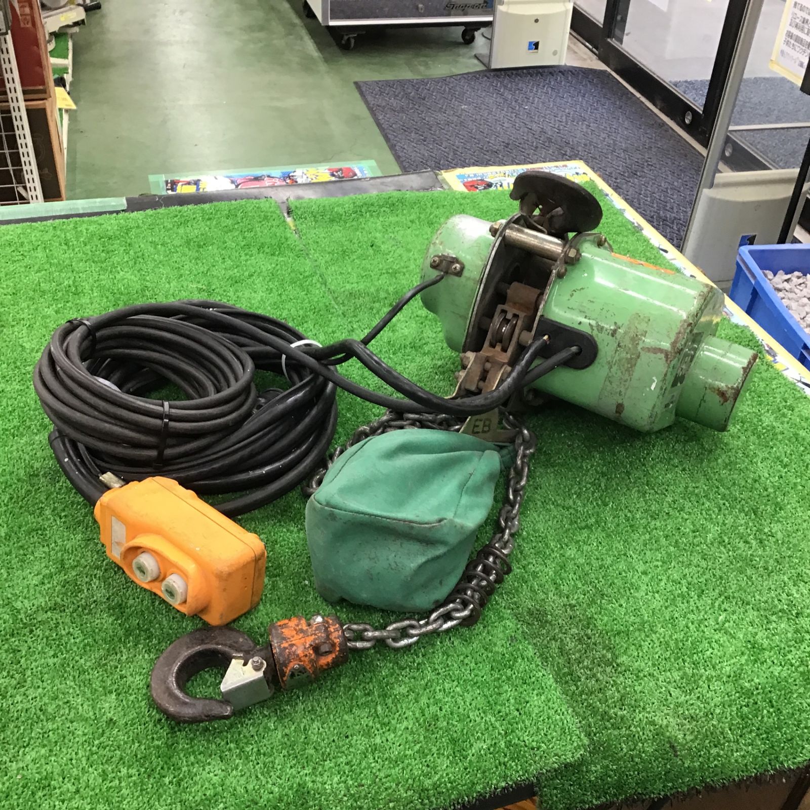 日立HITACHI 1/2EH1 450Kg 100V 揚程 6m 電動チェーンブロック モートルブロック【桶川店】 - メルカリ