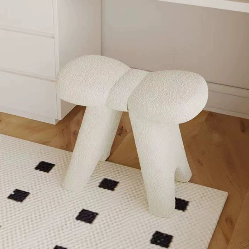 ネットセレブの椅子、リボン、家庭用化粧、低い椅子、シンプルな足踏み、ソファー、化粧、靴交換椅子一个