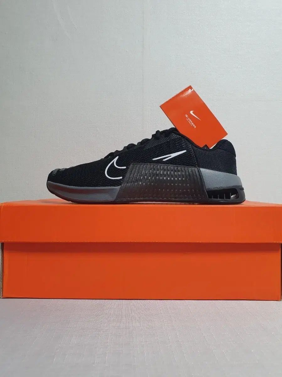 245mm NIKE メトコン9 スモークグレー