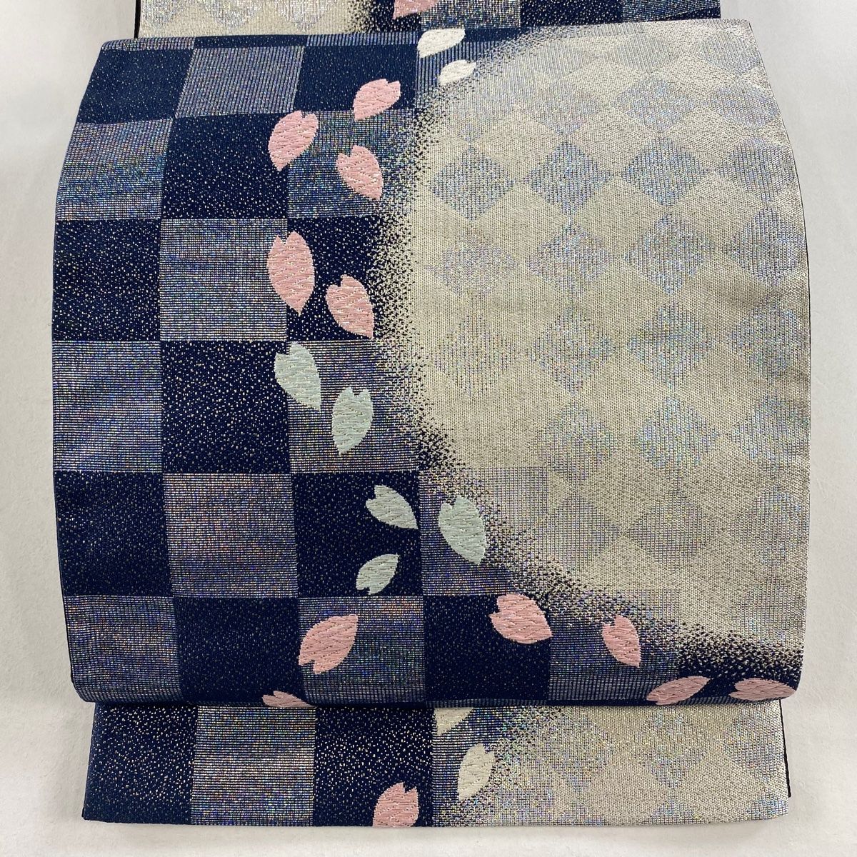 袋帯 秀品 桜の花びら 市松模様 ラメ箔 刺繍 濃紫 六通 正絹 【中古
