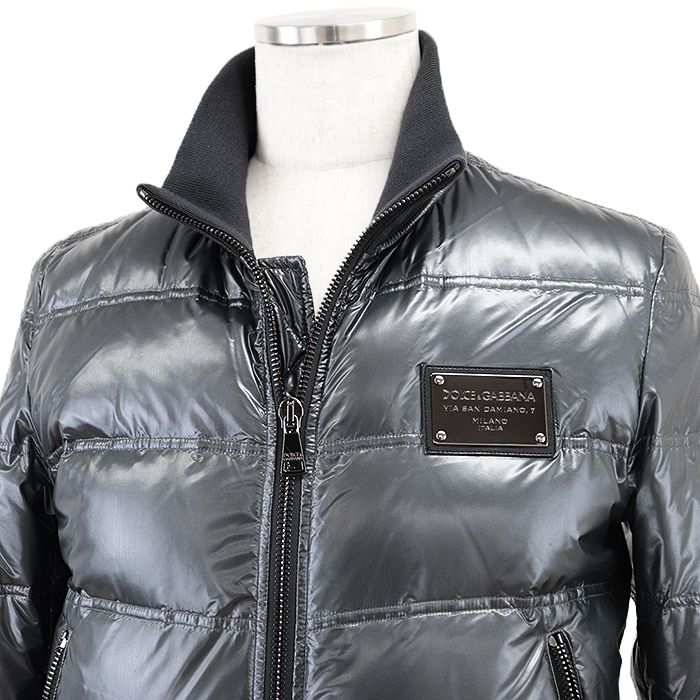 DOLCE-GABBANA ドルチェアンドガッバーナ パテッドジャケット 中綿 シグネチャー ロゴ メタルプレート ジップアップ シャイニーナイロン ブルゾン アウター ハンガー|ガーメント付属 メンズ サイズ 46 グレー 灰色 イタリア製