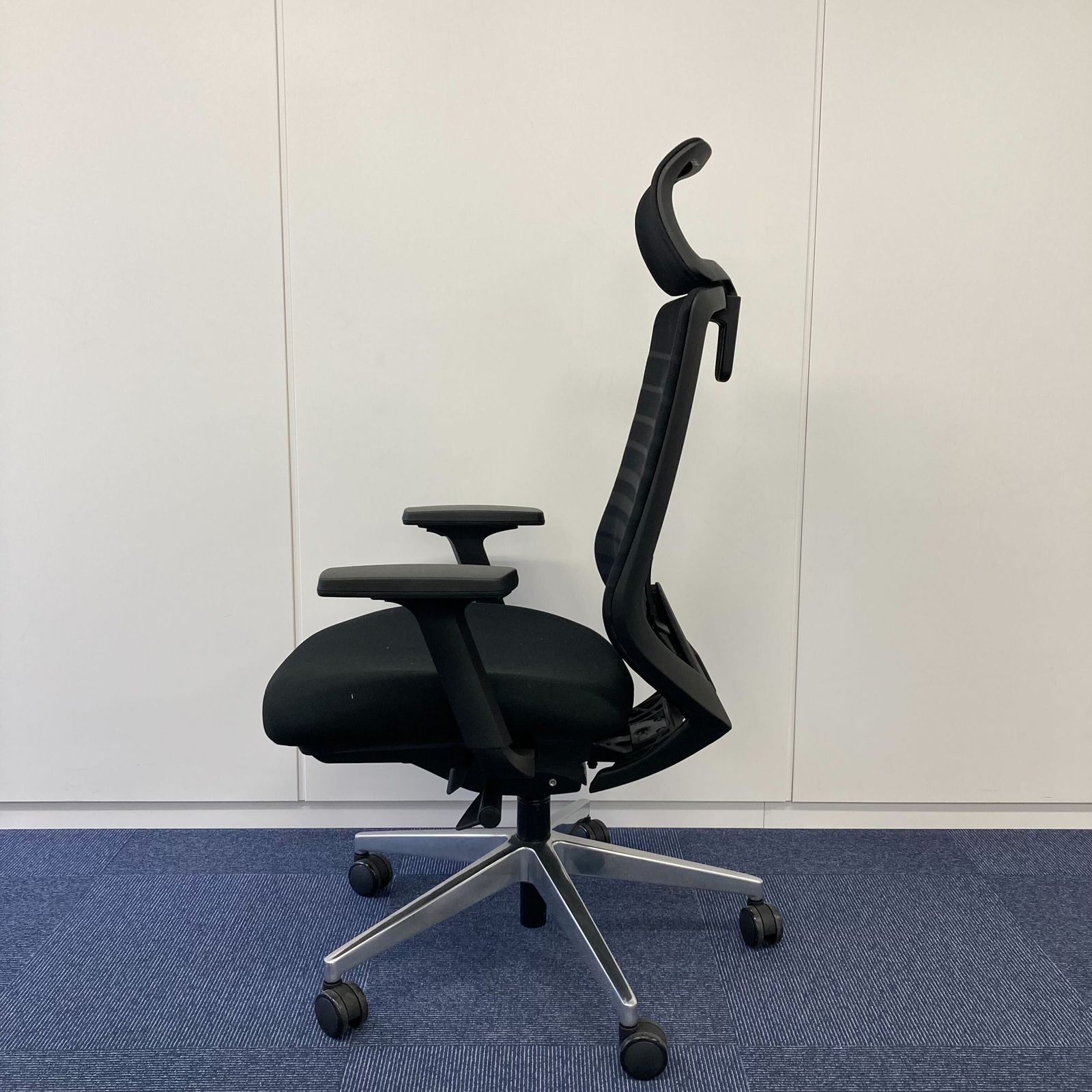 カッシーナ・イクスシー ラウンジチェア BOOMERANG PLUS 定23.6 カッシーナ・イクスシー ラウンジチェア BOOMERANG PLUS 定23.6