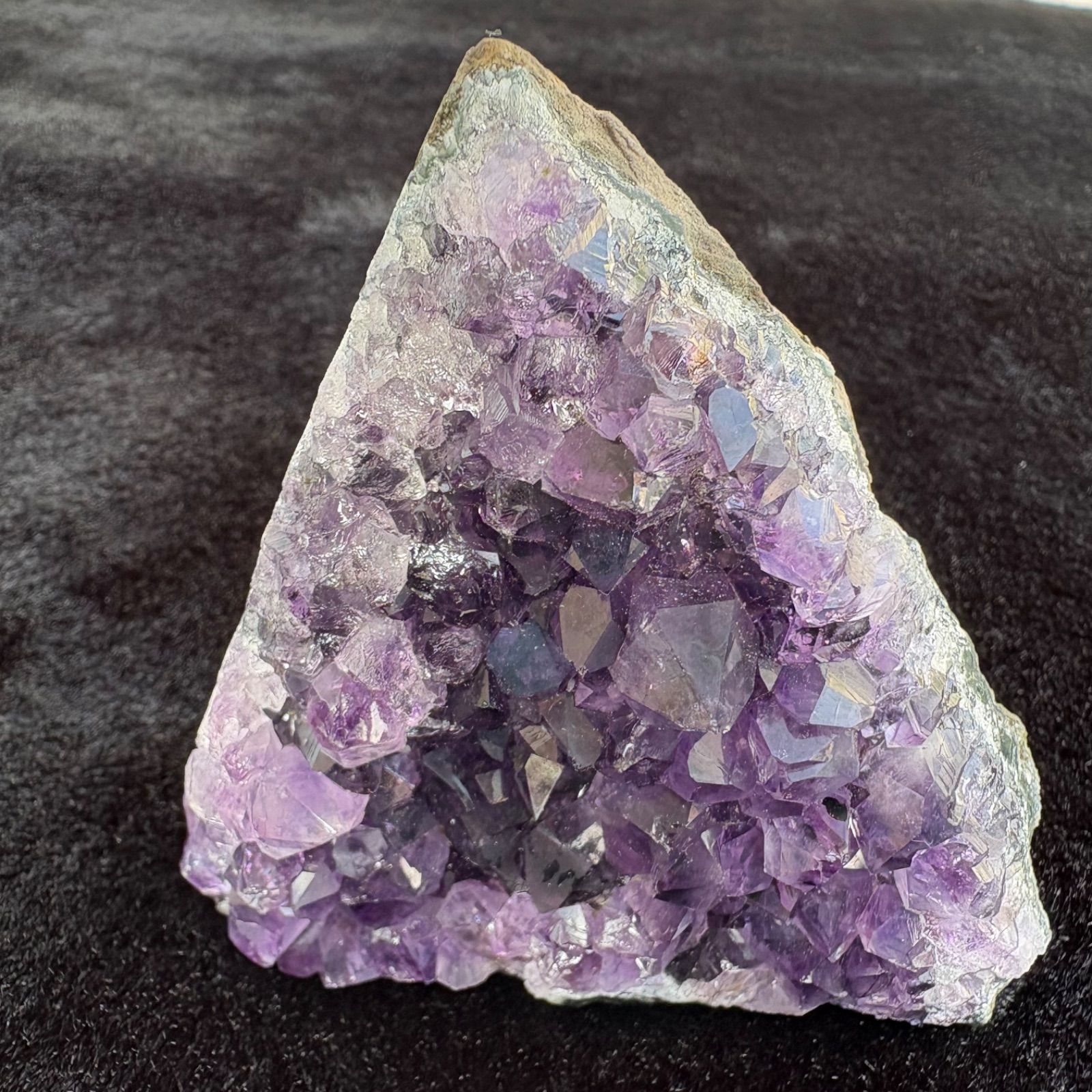 ウルグアイ産 アメシスト底辺カットA