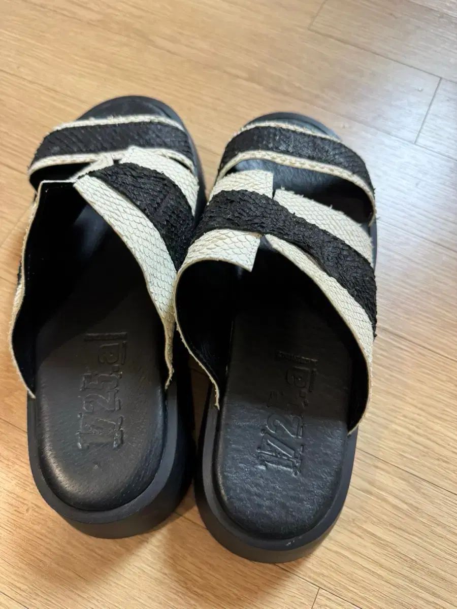 フラットフォーム