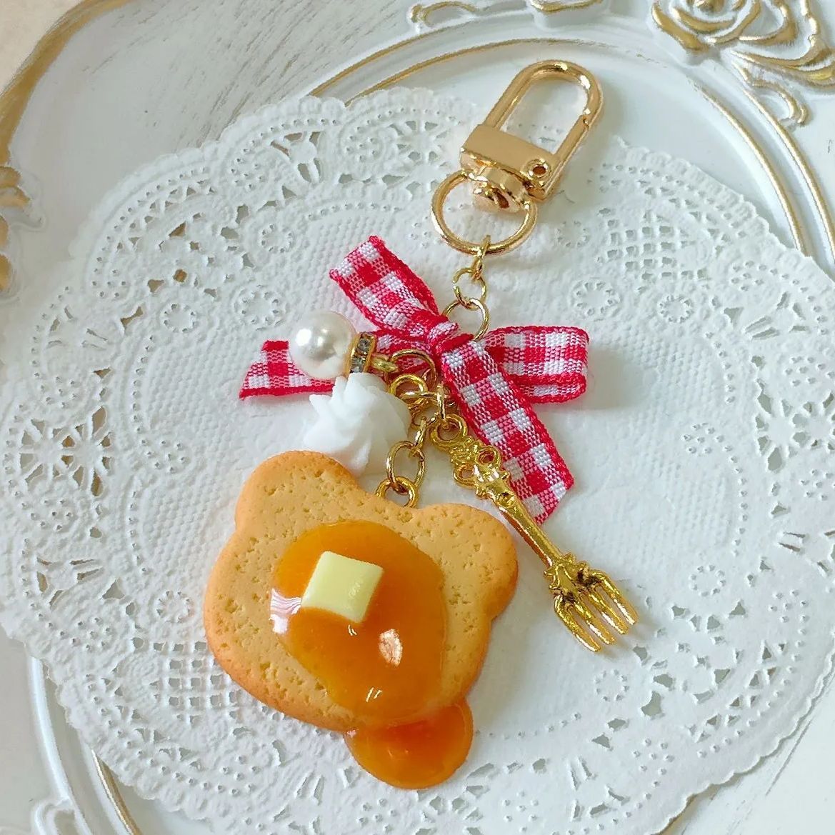 樹脂粘土 くまさんホットケーキ風クッキーとホイップクリームの