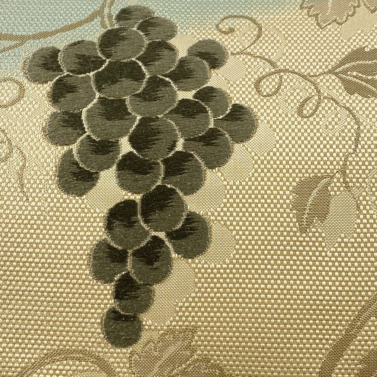 袋帯 美品 秀品 葡萄唐草 刺繍 ベージュ 六通 正絹 【中古